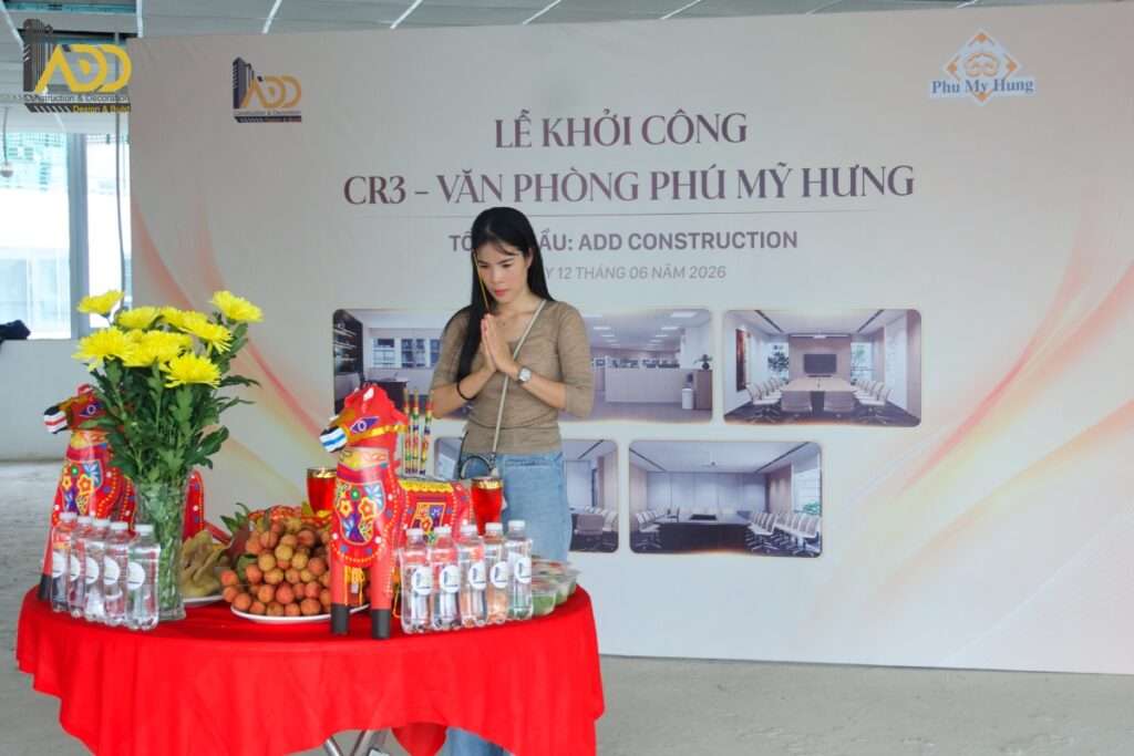 Khoảnh khắc cúng khởi công dự án Văn phòng Phú Mỹ Hưng 